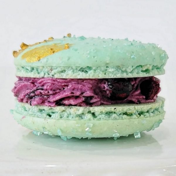 Blueberry Macarons (6)